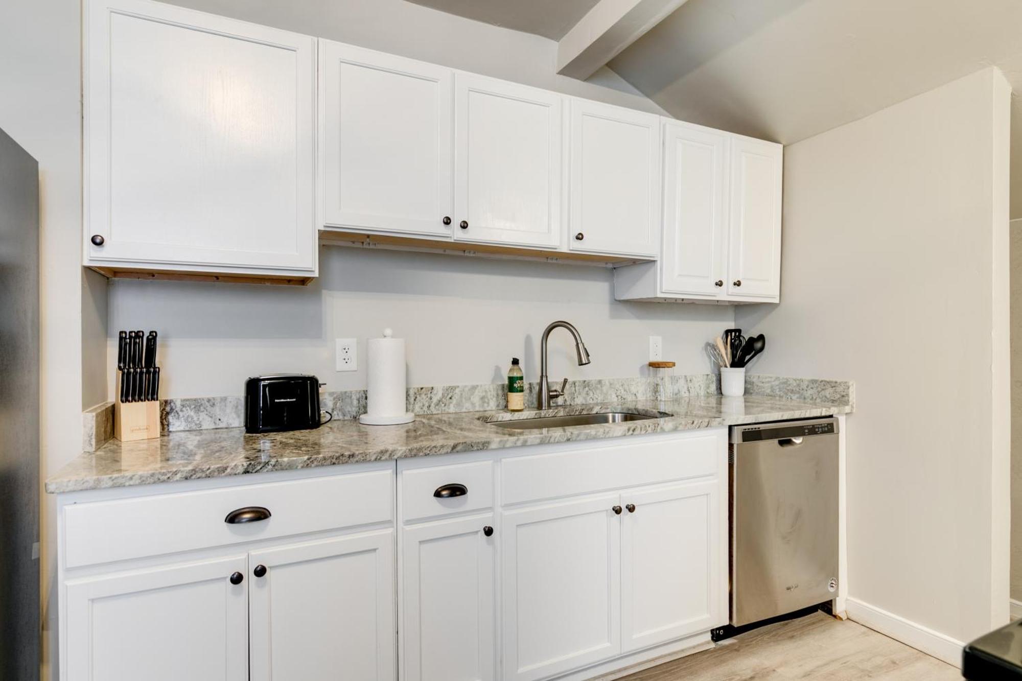 Private Boho 10 Minutes To Downtown Rva! Holiday home *